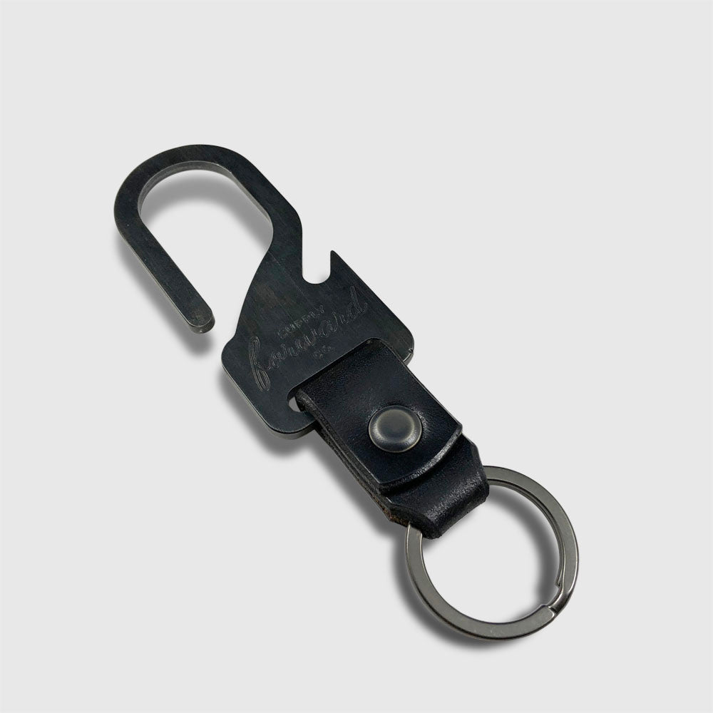 THE BOTTLE HOOK KEYCHAIN - Black