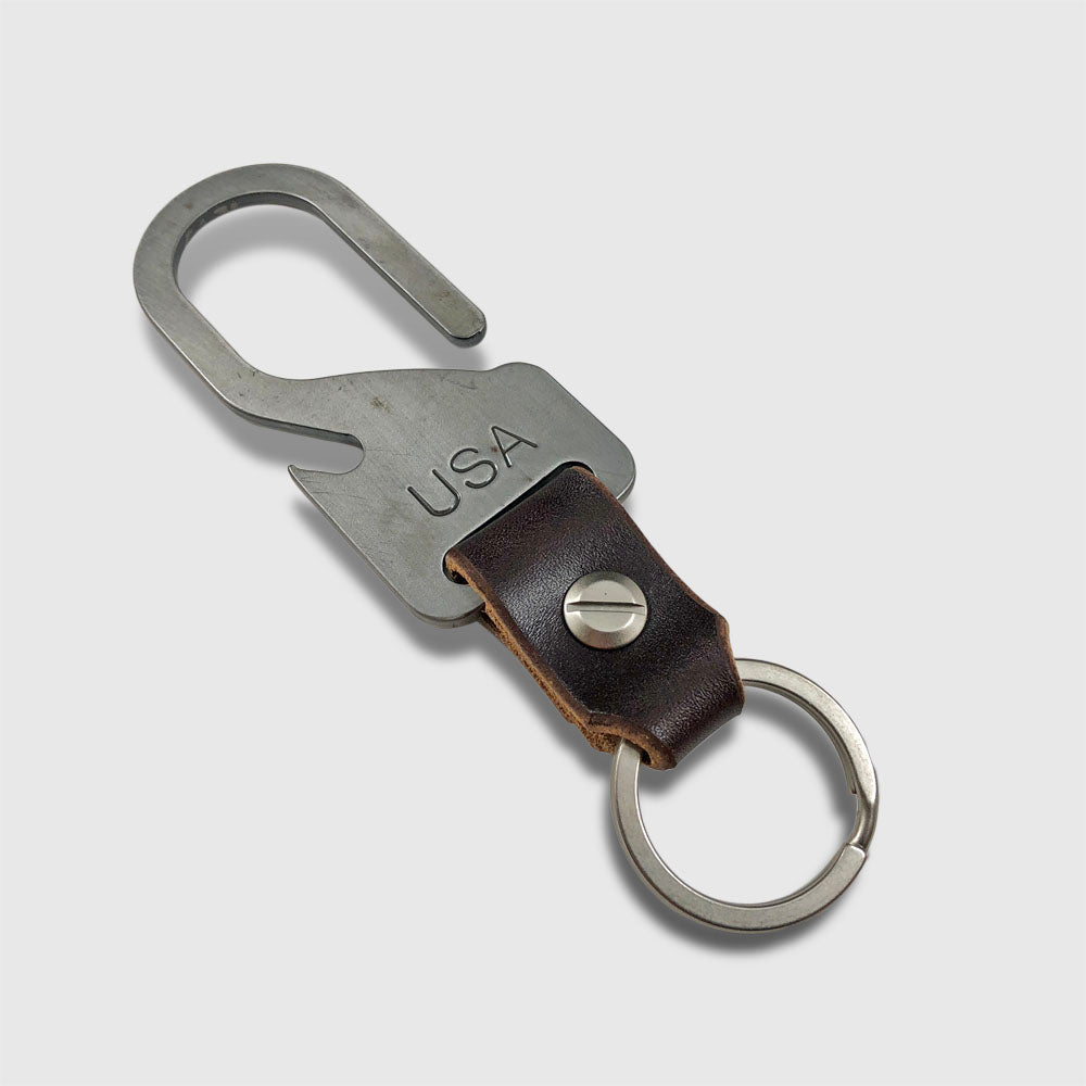 THE BOTTLE HOOK KEYCHAIN - Brown